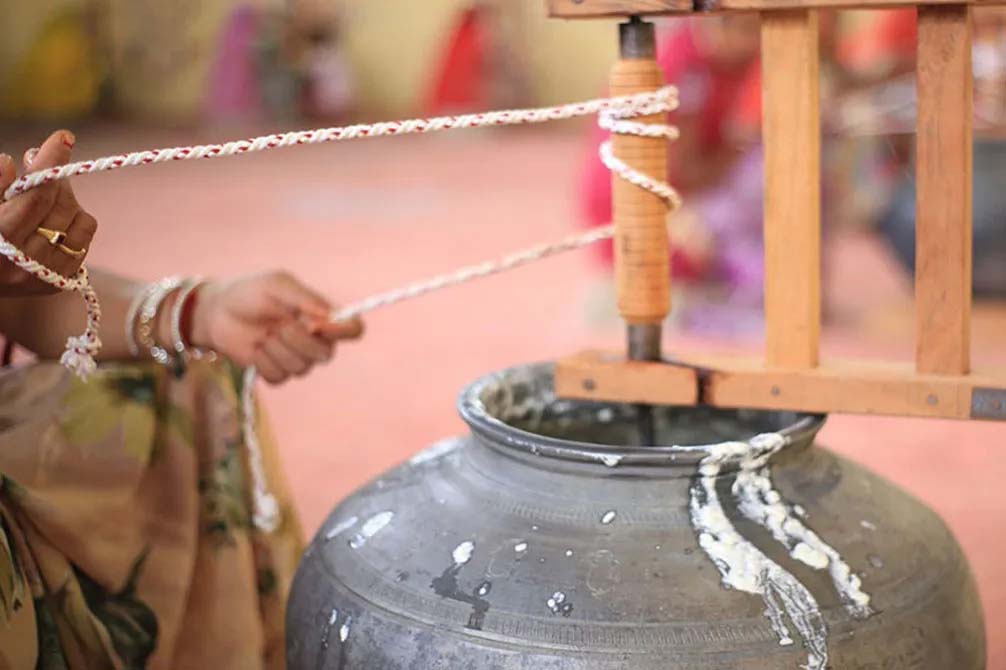 desi ghee physical health benefits swasth labh Hindi desi ghee ban ki Vidhi, making of desi ghee from butter traditional way